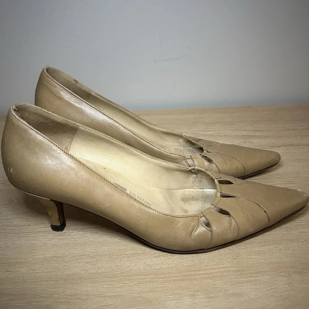 Salvatore Ferragamo‎ Tan Pointed Toe Leather Pumps - Picture 2 of 5
